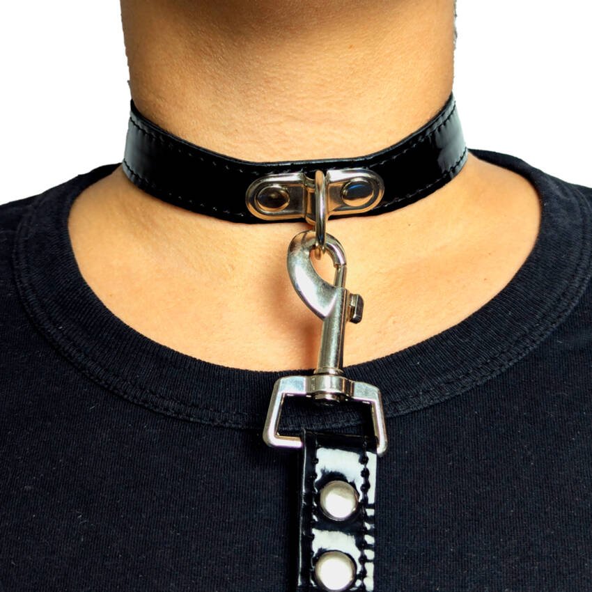 Collar con correa de charol símil cuero - Imagen de 2
