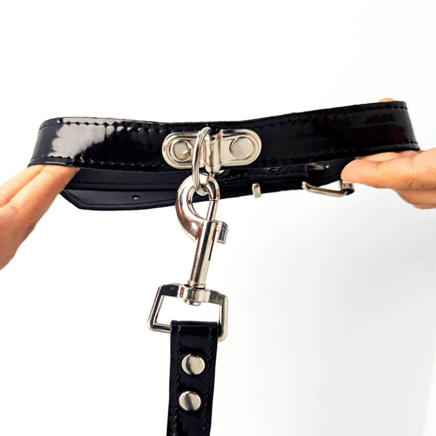 Collar con correa de charol símil cuero - Imagen de 3
