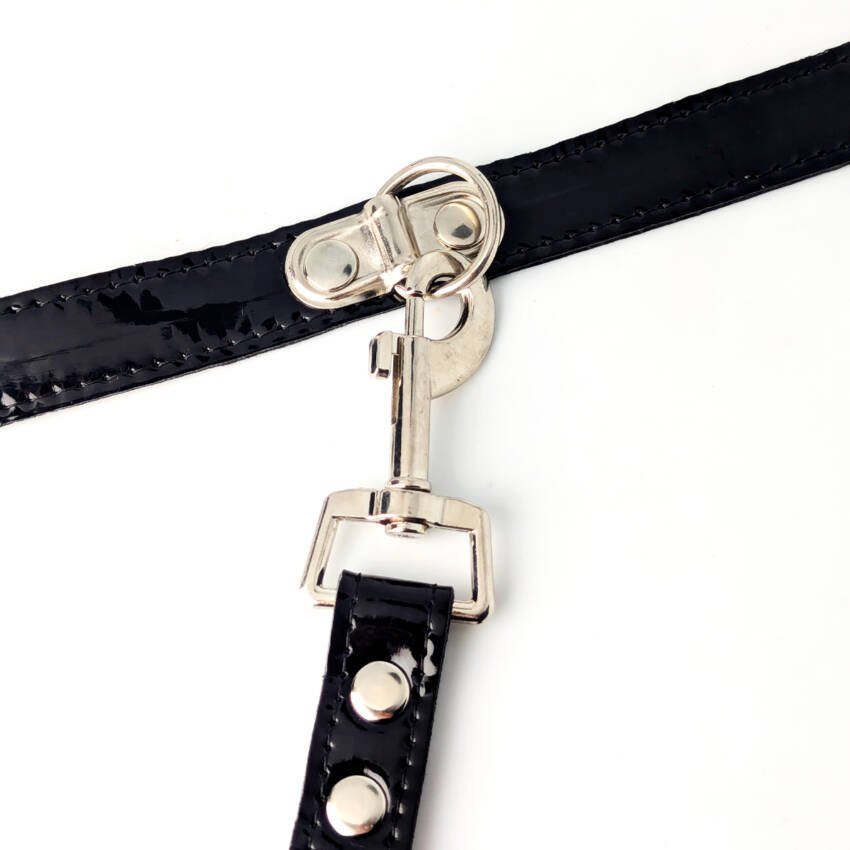 Collar con correa de charol símil cuero - Imagen de 5